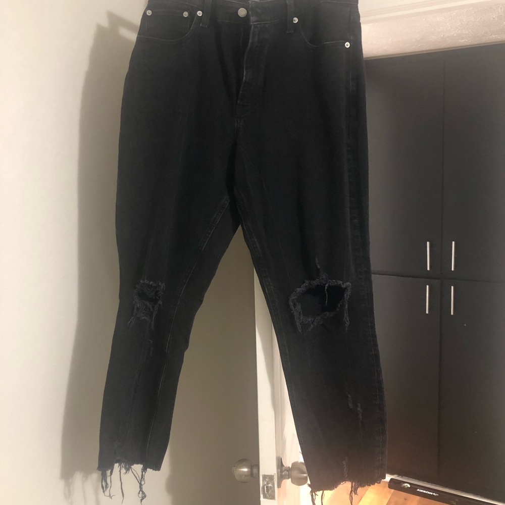 Abercrombie & Fitch Curve Love High Waisted Mom Jean- Distressed- size 12R/31